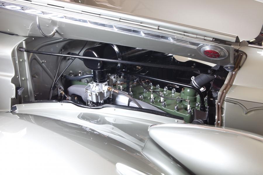  Packard Super Eight One-Eighty Darrin Convertible Sedan by Howard Dutch Darrin 1940 года  (фото 13 из 30)